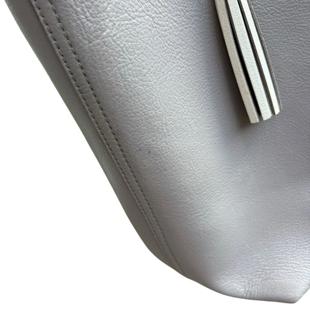 Kate Spade New York Leather Tote Bag with Tassel – Gray